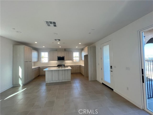 Foto del edificio - 75210 Aldrich Dr