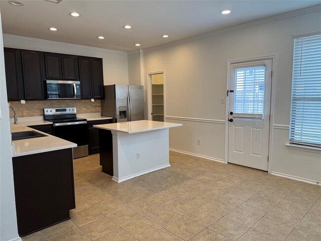 Building Photo - 812 Watson Way