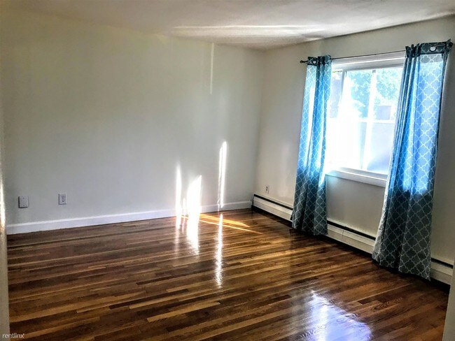 Building Photo - 2 br, 1 bath Condo - 9 Jacqueline Rd F