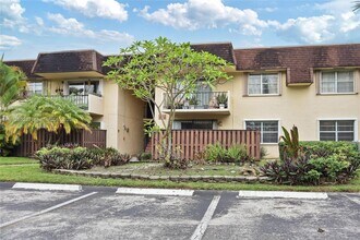Building Photo - 13720 SW 90th Ave