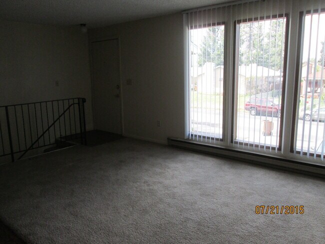 living room windows, entry - 44 E Rockwell Ave