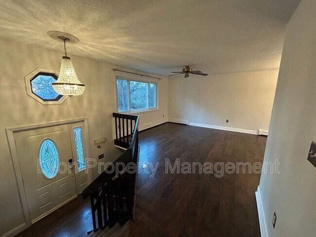 Foto del edificio - 46 Inchcliffe Dr