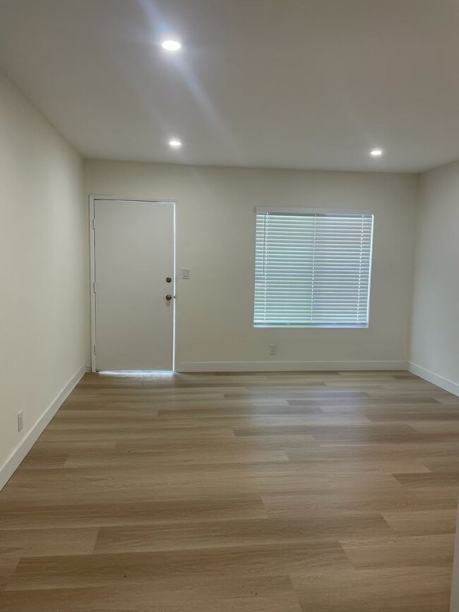 Photo - 4122 S Grand View St Apartment