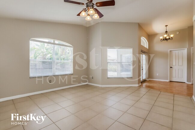 Foto del edificio - 2202 Cattleman Dr