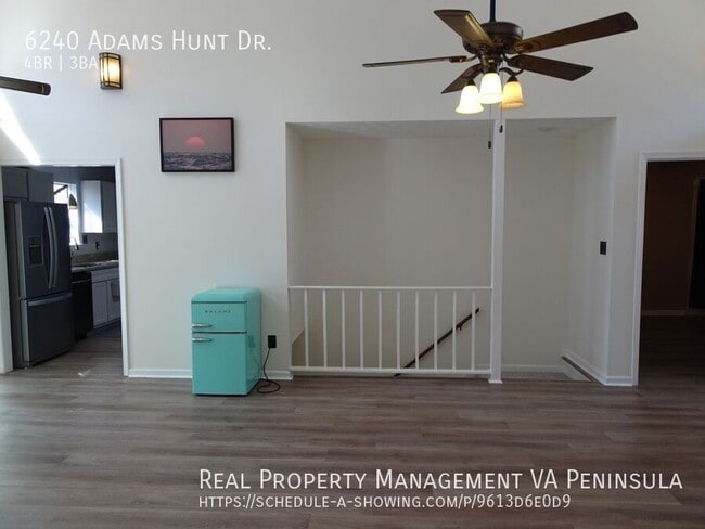 Foto del edificio - 6240 Adams Hunt Dr