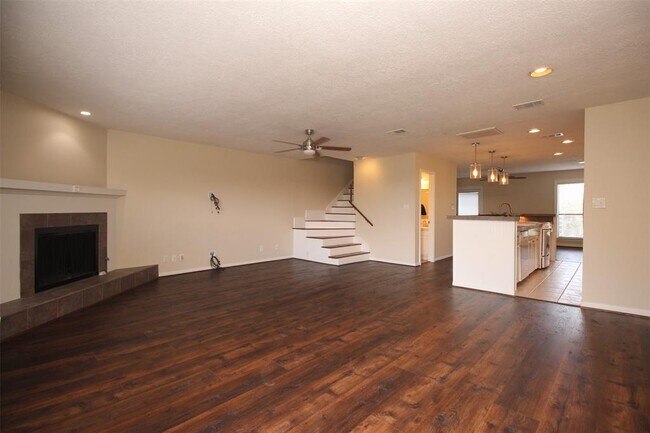 Building Photo - 15 Lakewood Ln