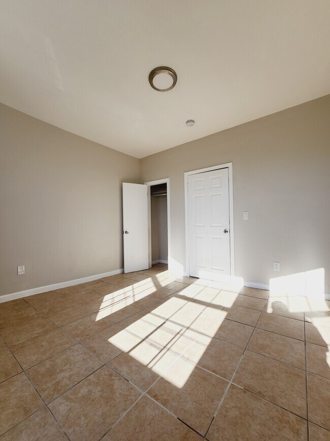 132 Wilkinson Ave 3R - 134 Wilkinson Ave