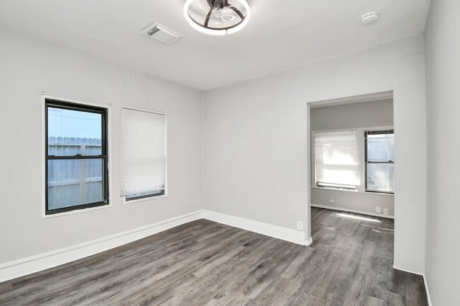 Building Photo - 1507 Laird St