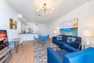 Building Photo - 460 NE 5th St