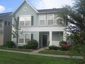 Building Photo - 15835 W Park Ct