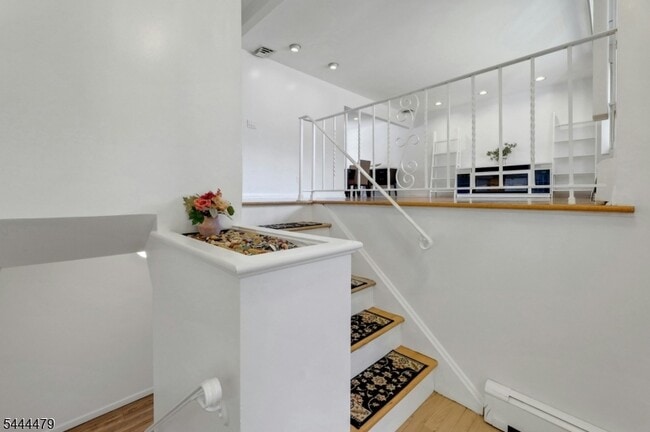 Building Photo - 11 Rande Dr