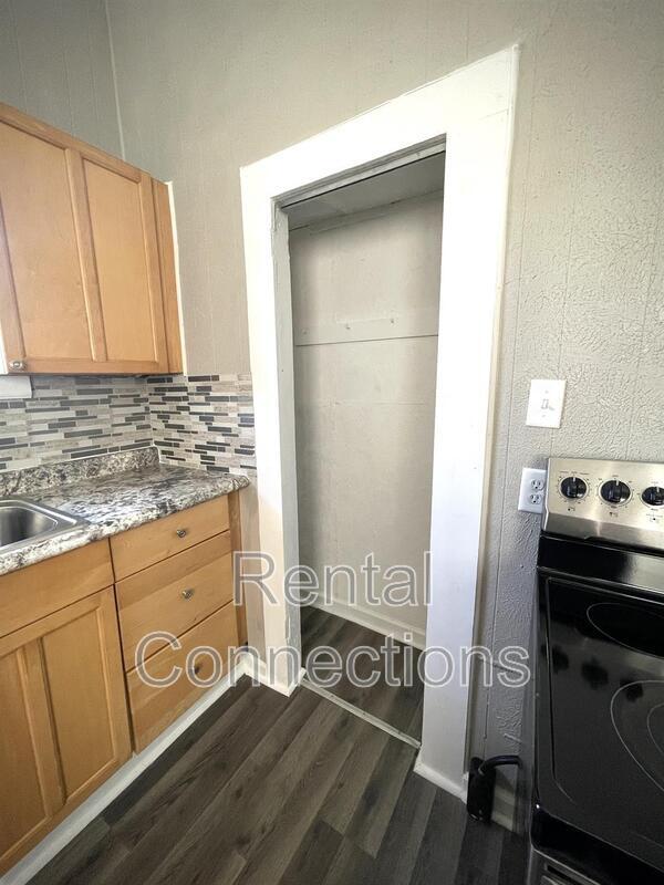 Building Photo - 300 N Bentley St