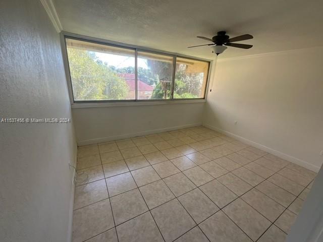 Foto del edificio - 1750 W 56th St