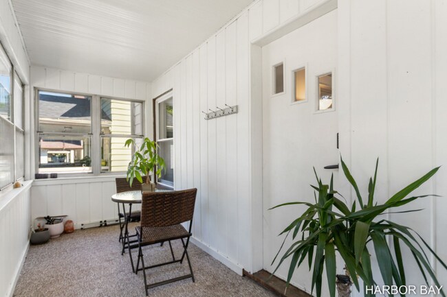 Foto del edificio - 718 Crescent St NE