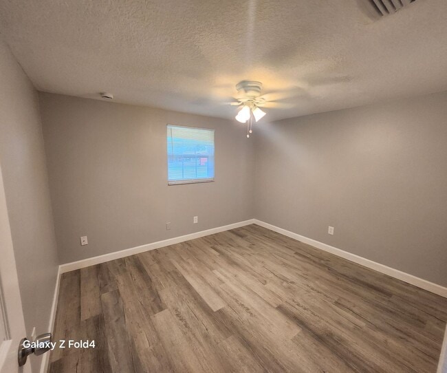 Building Photo - 12319
