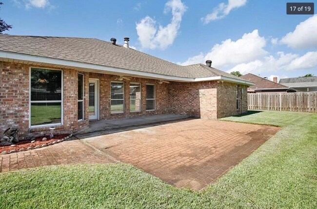 Foto del edificio - 1821 Linden Ln