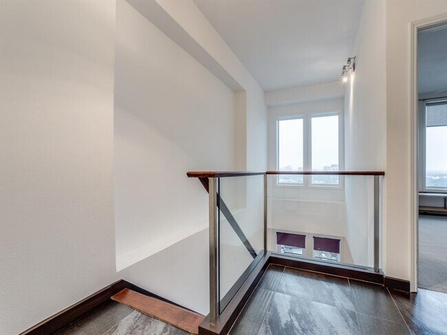 Foto del edificio - 4611 Travis St