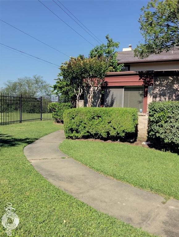 Primary Photo - 12546 Wellington Park Dr