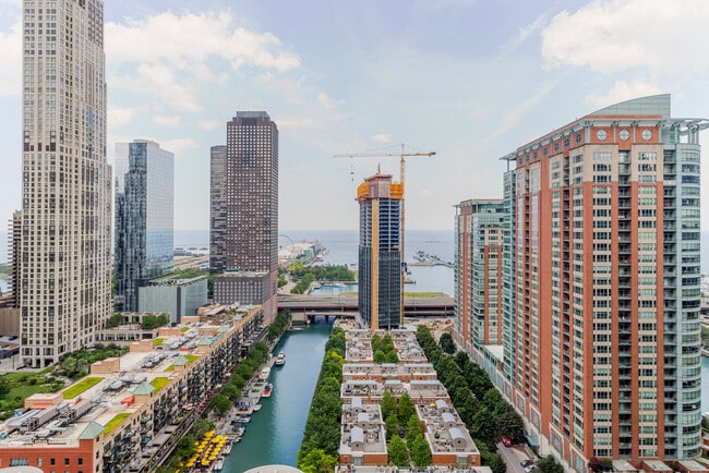 Foto del edificio - 340 E North Water St