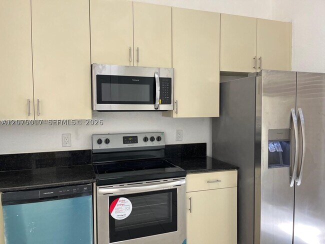 Foto del edificio - 2315 NE 37th Terrace