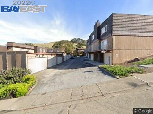 Building Photo - 828 Ridge Ct