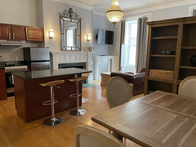 Foto del edificio - 103 Beacon St