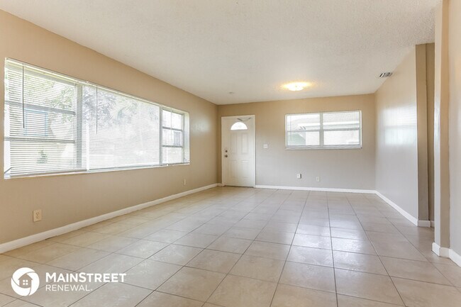 Building Photo - 4441 SW 18th St