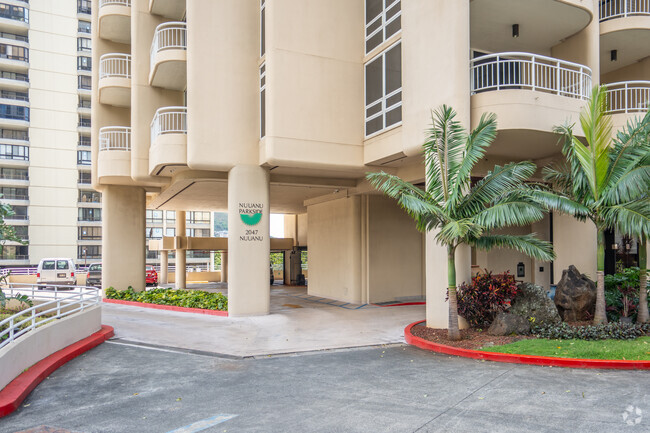 Building Photo - Nuuanu Parkside
