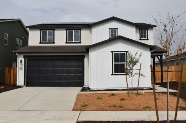 Photo - 682 Stephanie Dr House