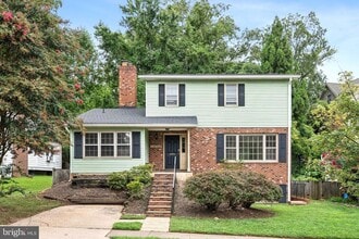 1208 N Quantico St