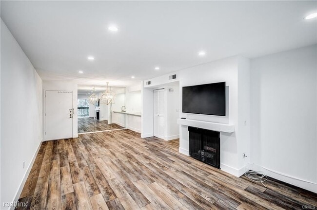 Building Photo - 2 br, 2 bath Condo - 3481 Stancrest Dr Uni...