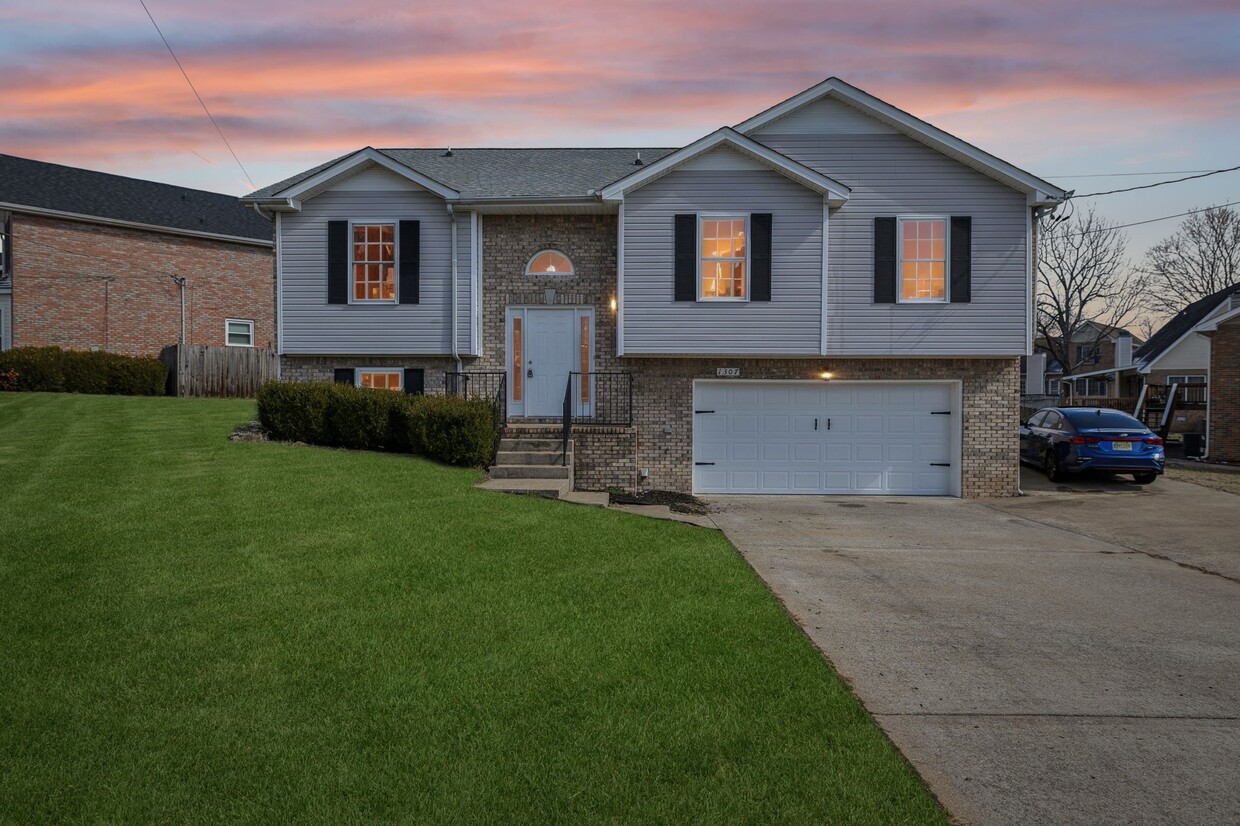 Foto principal - 1307 Bluebonnet Dr
