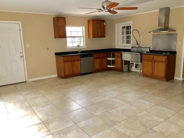 Building Photo - 6225 Parkwood Dr