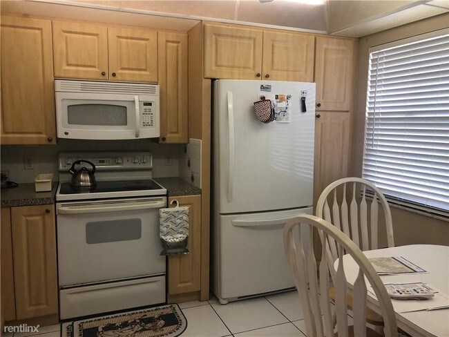 Building Photo - 2 br, 2 bath  - 2403 Antigua Cir