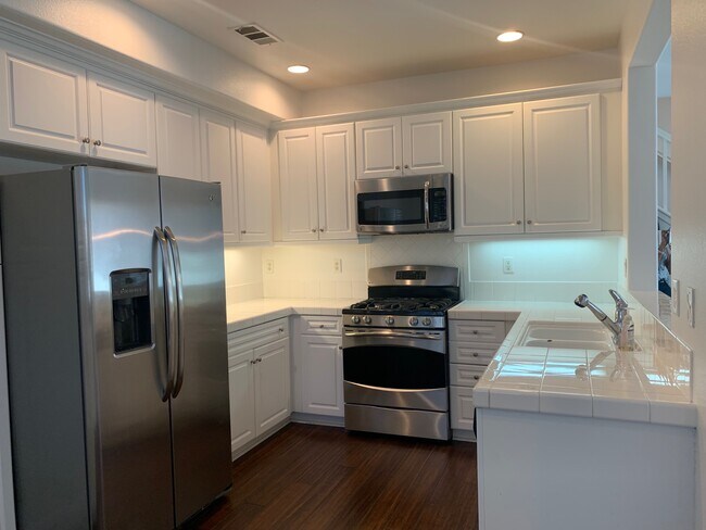 Building Photo - 28415 Casselman Ln