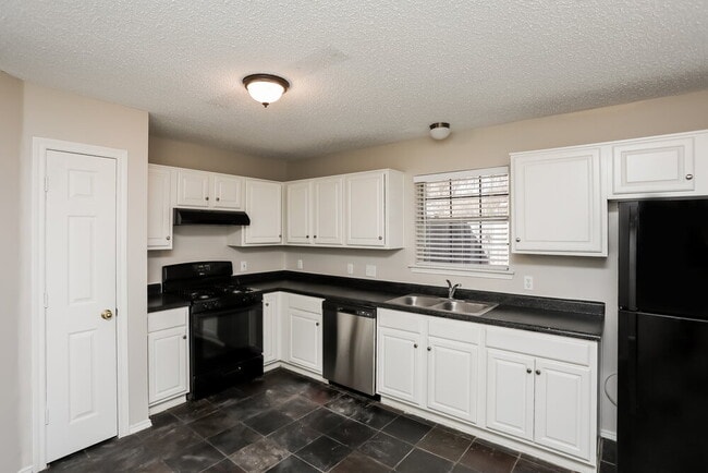 Building Photo - 7112 Woodhinge Dr