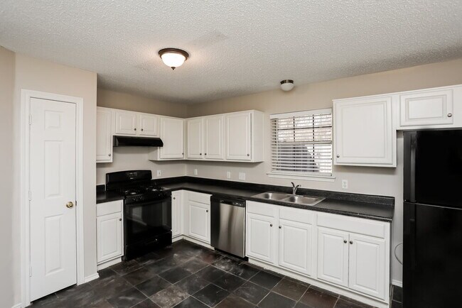 Foto del edificio - 7112 Woodhinge Dr