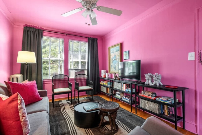 Building Photo - 3553 N Racine Ave