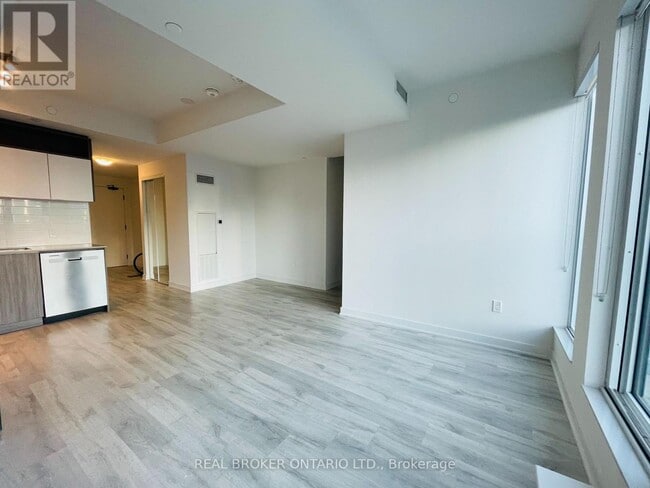 Building Photo - 135 Lower Sherbourne St