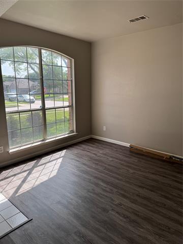 Building Photo - 1621 Falcon Dr