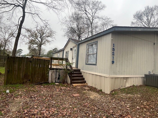 Foto del edificio - 15219 Paradise Cove Dr