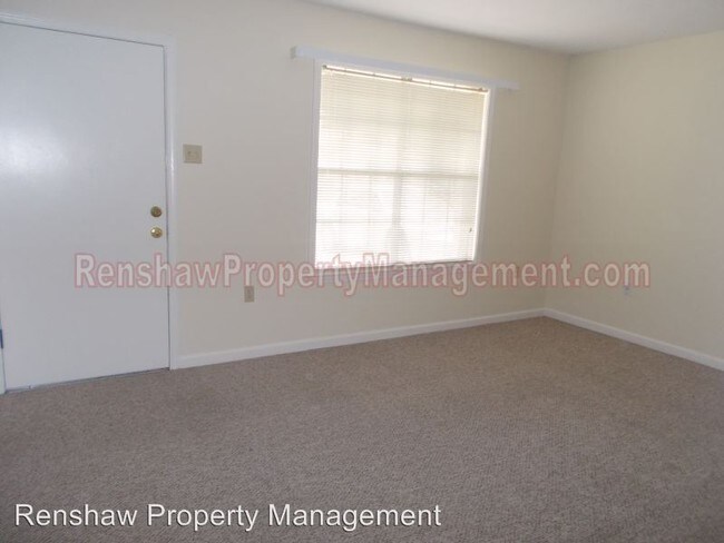 Building Photo - 3 br, 1.5 bath House - 4059 Oak Road