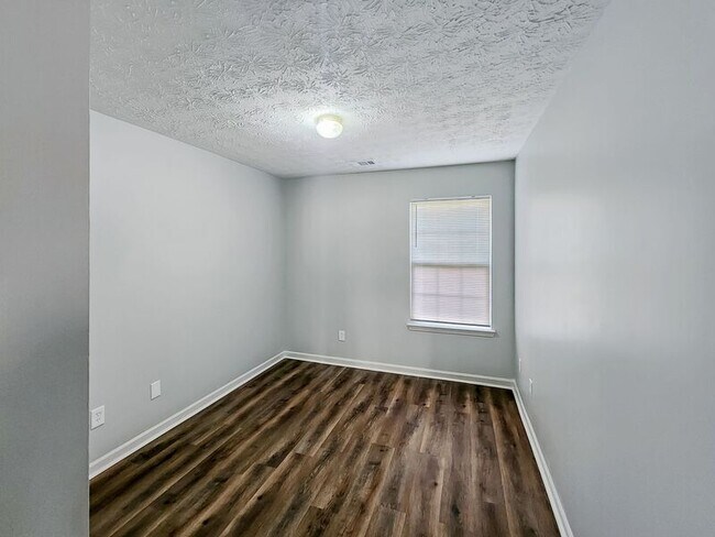 Foto del edificio - 2955 Fields Dr
