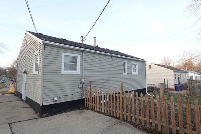 Foto del edificio - 2401 Huron Terrace