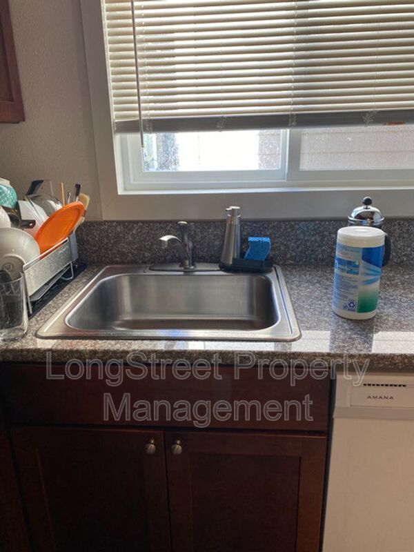 Foto del edificio - 654 SW 7th St