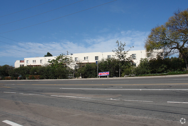 Building Photo - Casa del Pueblo