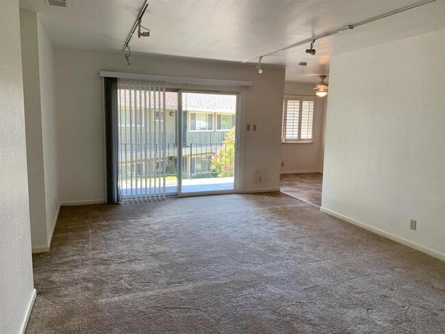 Building Photo - 3588 Payne Ave