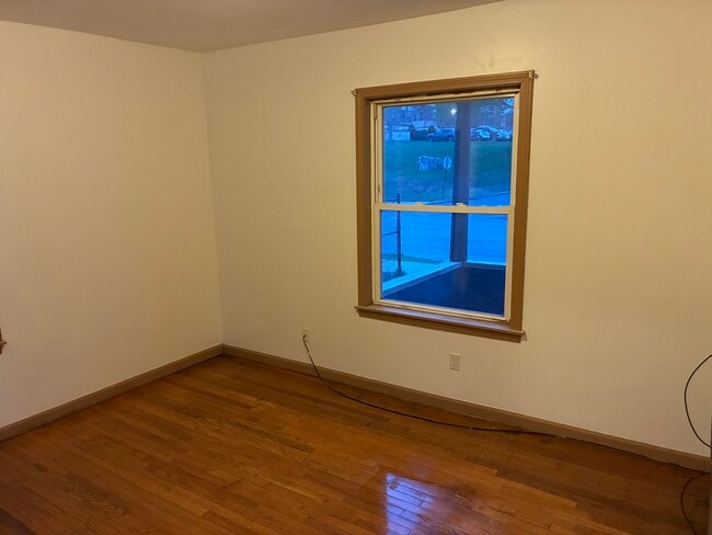 Building Photo - 181 W Housatonic St