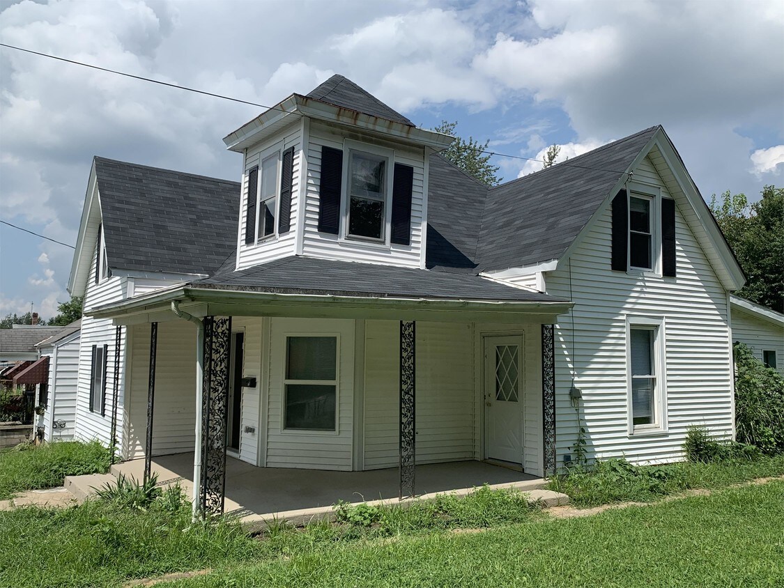 Primary Photo - 514 Maple St