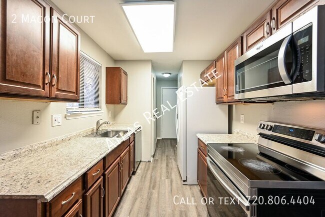 Building Photo - Pristine 4 Bed 3 Bath in Arapahoe!